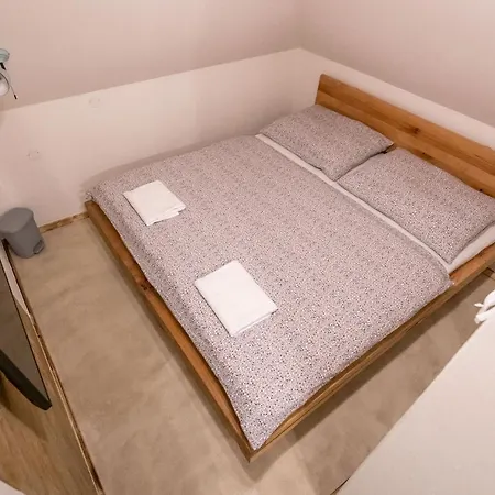 - Vinarstvi Hanus 3* Blucina