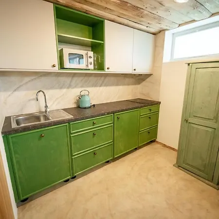 - Vinarstvi Hanus 3* Blucina