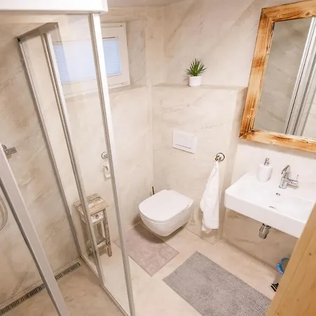 - Vinarstvi Hanus 3* Blucina