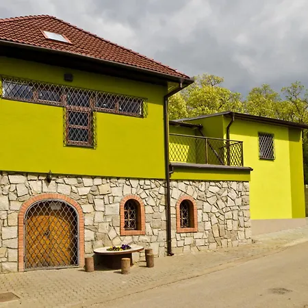 - Vinarstvi Hanus 3* Blucina