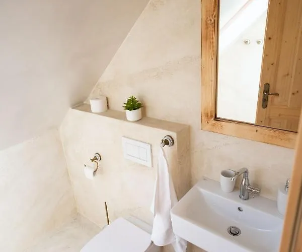 - Vinarstvi Hanus 3* Blucina