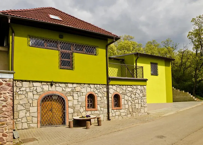 - Vinarstvi Hanus 3* Blucina