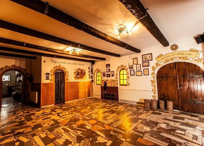 - Vinarstvi Hanus 3* Blučina